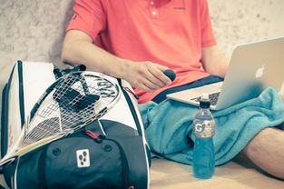因受伤影响，羽毛球运动员王楚钦官方宣布退出男双比赛，未来比赛安排仍待确定