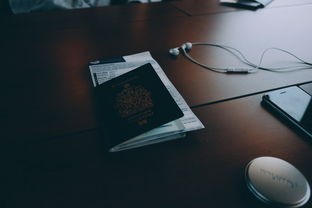 因未征求家长同意随意给学生戴小蜜蜂网课发引发争议，教育界人士呼吁尊重学生权益