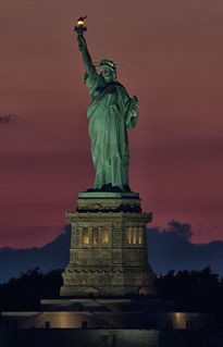 重温经典：探索以前那款名叫'McGee的美国麦吉斯爱丽丝'的爱丽丝主题游戏