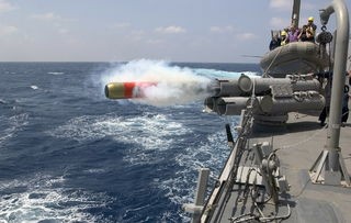 以威力强大的在线480mm炮为武器，再战网络世界：体验前所未有的战争游戏新模式