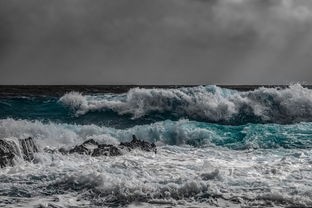 华南沿海地区未来几天将迎来较强风雨天气，公众需注意防范灾害风险