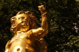 探秘特雷弗的100种怪物照片：揭开神秘生物背后的奇幻故事与创作揭秘