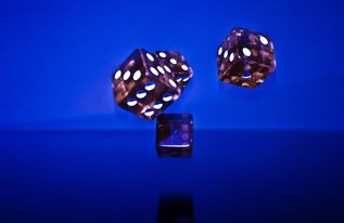 指尖自走棋游戏：在手指尖上展开一场策略大战，挑战你的智力和运气！