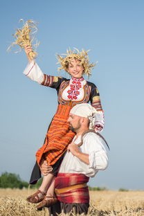 (以闪亮之名不尊重女性)以闪亮之名是由韩国游戏公司NEXON开发的一款3D动作角色扮演游戏。以下是一篇关于这款游戏的原创文章，共计1938字。