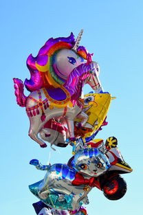 (君临天下歌曲特曼老干妈)君临天下这首歌曲，以其激昂的旋律和深情的歌词，在华语乐坛中占据了一席之地。以下是对这首歌曲的原创分析，内容将涵盖歌曲背景、音乐风格、歌词解读、社会影响以及常见问答。