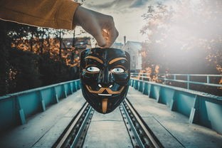 (渣渣辉与丹宝搞笑视频)渣渣辉与丹宝，游戏产业的双面神现象解析