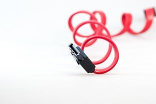(电脑电源线和电饭锅通用吗怎么接)电脑电源线和电饭锅通用吗？——揭秘电源线兼容性问题